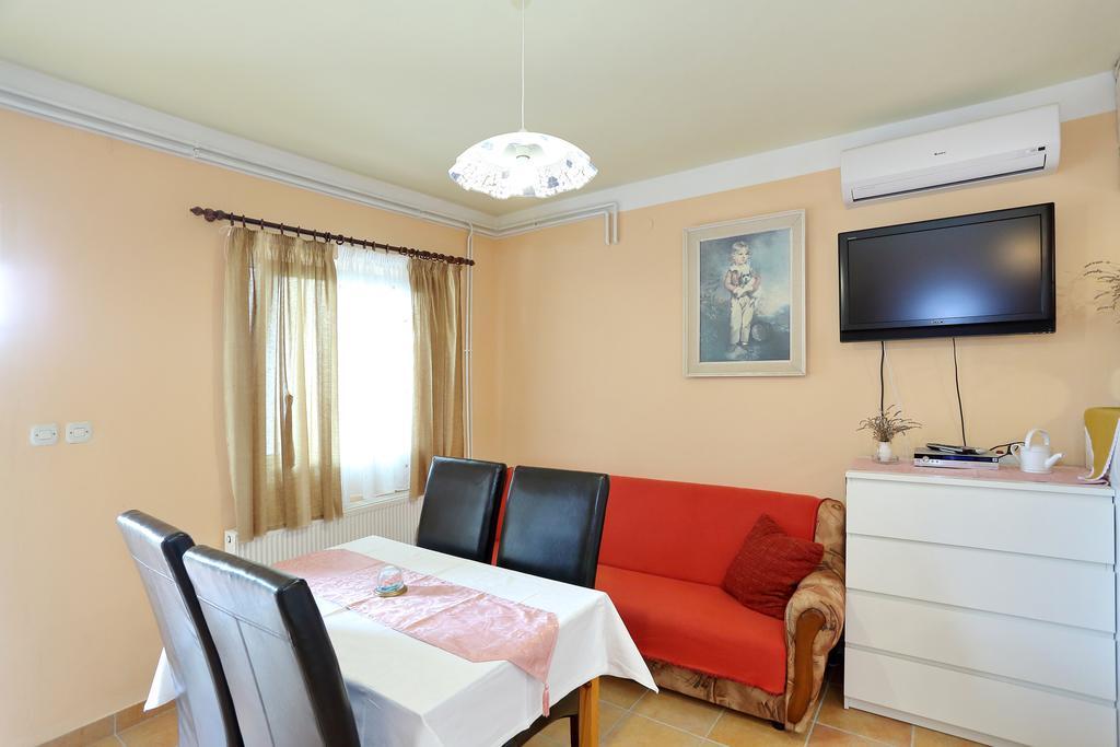 Haus Josipa Bed & Breakfast Maslenica Exterior photo