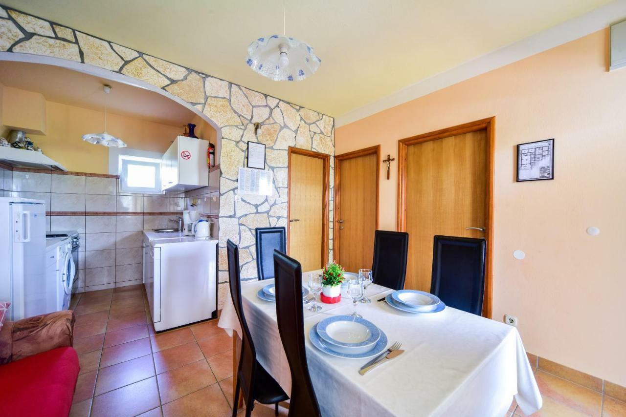 Haus Josipa Bed & Breakfast Maslenica Exterior photo